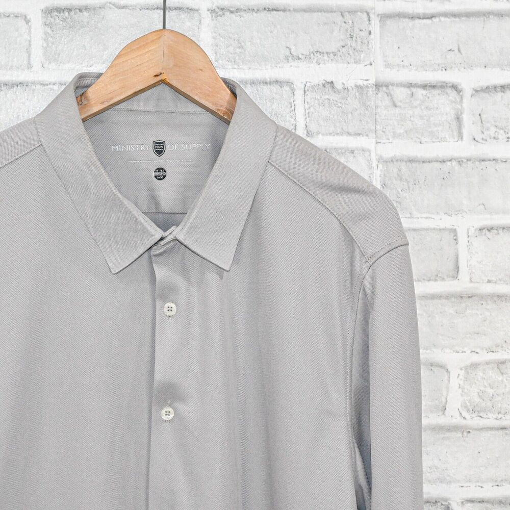 Ministry of Supply Men's Button up Dress shirt in grey classic size 18 - 18.5